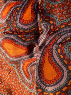 New Una Amazing Paisley Silk Scarf